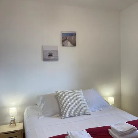 Punta Di Mare, Appartements Comme Sur Un Bateau Linguizzetta Exterior foto