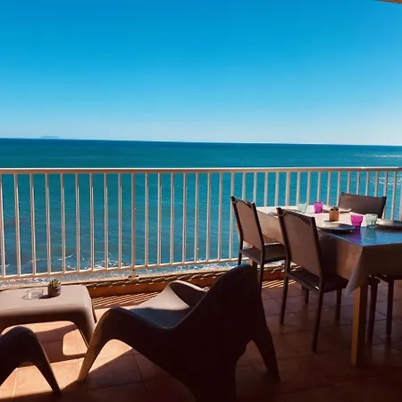 Punta Di Mare, Appartements Comme Sur Un Bateau Linguizzetta Exterior foto