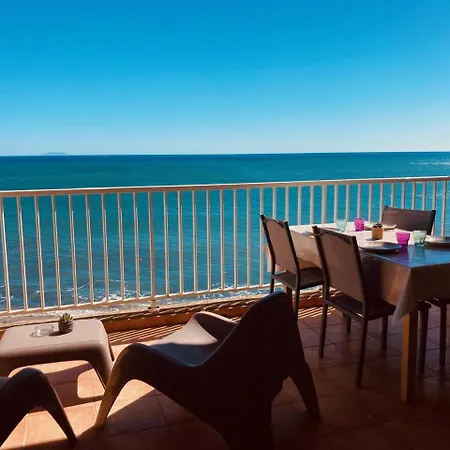 Punta Di Mare, Appartements Comme Sur Un Bateau Linguizzetta Exterior foto
