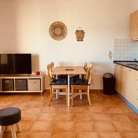 Punta Di Mare, Appartements Comme Sur Un Bateau Linguizzetta Exterior foto
