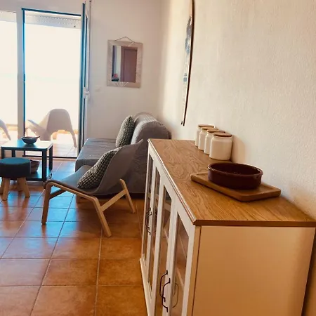 Punta Di Mare, Appartements Comme Sur Un Bateau Linguizzetta Exterior foto