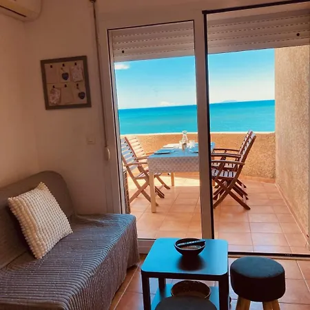 Punta Di Mare, Appartements Comme Sur Un Bateau Linguizzetta Exterior foto