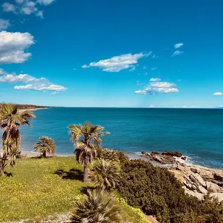 Punta Di Mare, Appartements Comme Sur Un Bateau Linguizzetta Exterior foto